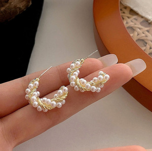 <strong>High</strong> <strong>End</strong> Gold Plated Pearl Wrapped Stud Earrings Flower Design Vintage Women's <strong>Jewelry</strong> for Party Wear Wholesale - Product Image 6