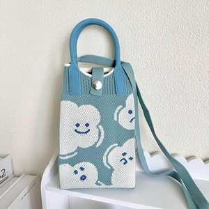 Borsa da polso da donna a tracolla con Mini borsa a maglia a cartone animato - Product Image 6