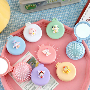 مشط ومرآة محمول 2 في 1 للفتيات والأطفال بتصميم كرتوني لطيف مع وسادة هوائية قابلة للطي ووظيفة تدليك من سانريو - Product Image 2