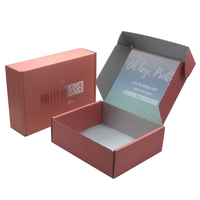 Caja de Cartón Corrugado Rosa con Acabado Holográfico, Diseño Elegante, al Mejor Precio, para Envío de Cosméticos y Ropa