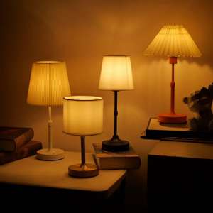 Современная простая креативная светодиодная настольная лампа с тканевым абажуром, металлическим каркасом, USB-зарядкой, беспроводная, 3 цвета, регулируемая яркость, сенсорное управление, экологичная - Product Image 1