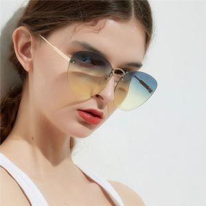 Nouvelles Lunettes de Soleil Vintage de Luxe pour Femmes 2020, Lunettes de Soleil Dégradées Surdimensionnées Sans Monture pour Femmes - Product Image 1