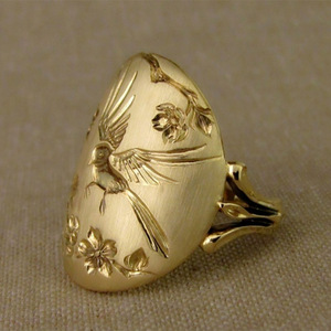 Anello Floreale con Uccello Unisex Stile Vintage in Lega con Motivo Inciso Regolabile Gioiello Romantico per Coppie - Product Image 3