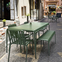 Chaises de table carrées modernes en métal pour salle à manger extérieure style panneau de bois avec fer pour jardin pour restaurants cafés