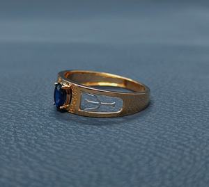 Bague de luxe en or avec saphir bleu pour homme, pierre précieuse de taille ovale, bande gravée par un designer, bijoux fins, cadeau - Product Image 2