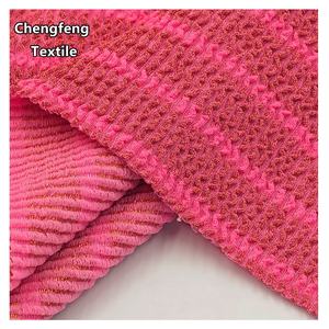 Nouveau <span class=keywords><strong>tissu</strong></span> extensible en jacquard plissé à rayures dorées, 330 GSM, polyester-spandex, tricoté pour la confection de robes et de maillots de bain pour femmes - Product Image 1