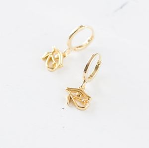 Boucles d'oreilles créoles œil d'Horus tendance, bijoux œil <span class=keywords><strong>de</strong></span> Ra, symbole égyptien, hypoallergéniques pour les passionnés d'<span class=keywords><strong>histoire</strong></span> - Product Image 2