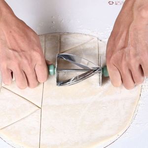 New Product Baking Tool Stainless Steel Roller Cutter Croissant Cutter With PP Handle - Product Image 2