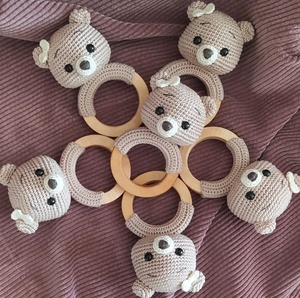 Amigurumi Super Cute Bear Sonajeros Seguro y cómodo Mango <span class=keywords><strong>de</strong></span> madera <span class=keywords><strong>de</strong></span> haya para bebés Regalos <span class=keywords><strong>de</strong></span> <span class=keywords><strong>ganchillo</strong></span> para bebés - Product Image 3