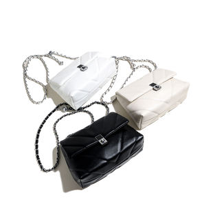 女式优雅白色绗缝斜跨PU皮革手提包小翻盖扣金属链<span class=keywords><strong>V</strong></span>斜挎包复古时尚秋季 - Product Image 1