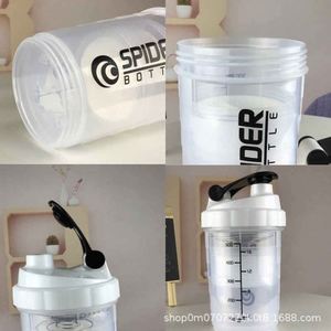 Heroes 600ml <b>Plastic</b> Shaker With Lid Spoon And Pill Case For Gym Travel - Product Image 4