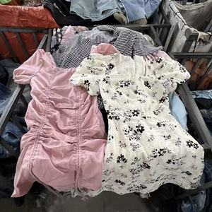 <span class=keywords><strong>Ropa</strong></span> Usada de Grado A, Vestidos Cortos de Algodón para Mujer, Bonitos Vestidos de Verano, Lotes al por Mayor en Fardos, Carga de Contenedores - Product Image 3