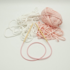 Aiguilles à tricoter circulaires en bambou avec tube en plastique de 8 mm - Product Image 3