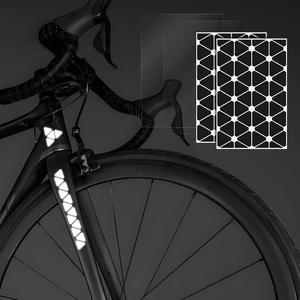 <span class=keywords><strong>Bande</strong></span> réfléchissante noire durable anti-décoloration, autocollants d'avertissement de sécurité nocturne universels pour vélo, scooter, <span class=keywords><strong>casque</strong></span> de <span class=keywords><strong>moto</strong></span> - Product Image 2