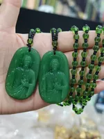 Collier pendentif en verre imitation obsidienne noire avec statue de San Benito et chaîne perlée, style ethnique, bijou cadeau