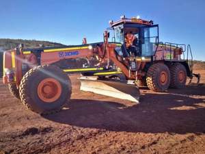 Motoniveladora XCM-G GR5505 de 550 CV para Maquinaria de Construcción en Venta - Product Image 6