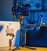 Stabilisateur de cardan 3 axes RS 5 Combo en promotion avec verrous d'axe automatisés de 2e génération, nouvel indicateur d'axe Z, charge rapide et autonomie prolongée