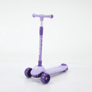 Patinete Plegable de Tres Ruedas de PU de Alta Calidad para Niños, para Jugar al Aire Libre con Música, el Más Vendido - Product Image 5