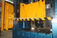Presse hydraulique pour le gaufrage de tôles de porte en métal
