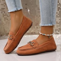 Mocassins plats à bout rond en daim, à enfiler, avec chaîne dorée et mors de cheval, surpiqûres, talon de 1,5 cm, 5 couleurs, collection automne 2026, style Old Money Preppy, OEM