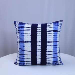 Housse de coussin en coton biologique écologique avec bloc à main bohème parfait pour une décoration intérieure et intérieure durable - Product Image 5