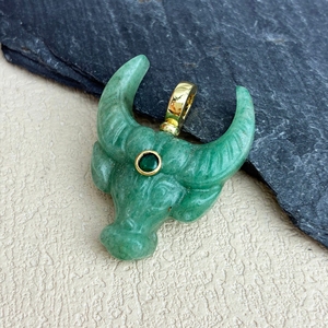 Colgante de Cabeza de Toro Tallado en Piedra Semipreciosa, Amuleto de Cabeza de Buey de Jaspe Rojo y Aventurina Verde Natural para Collar DIY - Product Image 6