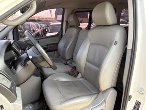 2019 BLANCA Nueva Minivan Diésel Blanca de 12 Asientos con Asientos Calefactables y Ventilados, Navegación y Cámara, Coche Coreano - Product Image 4