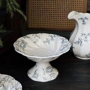 Juego de vajilla de porcelana en relieve, platos y cuencos de comedor de flores rosas románticas, juegos de cena de cerámica aptos para microondas y lavavajillas - Product Image 5