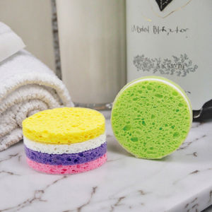 Éponge ronde en cellulose 100% naturelle et écologique, très vendue, pour le nettoyage quotidien du visage - Product Image 1