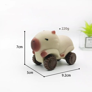 Vente en gros Capibarara créatif jouet allongé en plastique voiture tirer-tirer décompression libération pétrir musique Scooter - Product Image 2