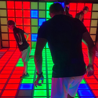 Software interactivo de azulejo de parque de proyección de píxeles Grupos táctiles pequeños Solución de Proyecto de venta Juego de suelo Led móvil