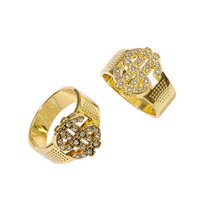 แหวนทองคำทรงดอลลาร์สำหรับผู้ชาย เครื่องประดับฮิปฮอป ดีไซน์เรขาคณิตแบบไมโครเพฟ แหวนแฟชั่นสำหรับงานปาร์ตี้ ผลิตจากเมืองอี้หวู่ - Product Image 5