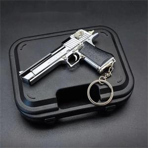 1:3 in lega di zinco <span class=keywords><strong>Desert</strong></span> <span class=keywords><strong>Eagle</strong></span> Full Gun portachiavi in metallo Mini pistola modello portachiavi giocattolo - Product Image 3