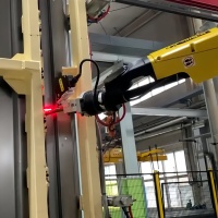 Robot Industrial para Soldar Puertas Metálicas de Gabinetes, 6 Ejes, Posicionamiento Flexible, Soldadura por Arco Precisa para una Buena Formación