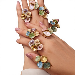 Anillo de Hoja de Loto Chapado en Oro de 18K Resistente al Deslustre para Mujer, con Resina Epoxi Colorida, Acero Inoxidable 316L, Joyería de Moda - Product Image 2