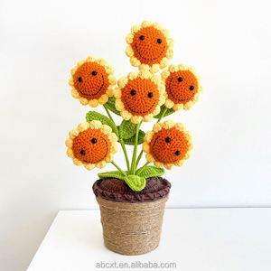 Tournesol artificiel fait main au crochet avec motif visage souriant pour décoration de bureau de Noël - Halloween, Remise de diplôme, Noël - Product Image 5