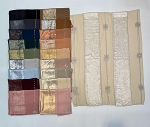 Nouveauté 2026 : Hijabs et Foulards en <span class=keywords><strong>Voile</strong></span> de Haute Qualité pour <span class=keywords><strong>Femme</strong></span>, avec Impression à la Feuille Dorée, Estampage à la Feuille et Pierres - Product Image 1