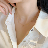 Dainty Collier de mode en acier inoxydable étanche sans ternissure Plaqué or 18 carats Colliers à breloques étoiles Accessoires de bijoux