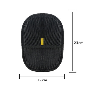 Gants anti-statiques pour animaux de compagnie en tissu pour le nettoyage des poils avec brosse double face - Product Image 3
