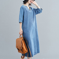Vente en gros de robe bleue décontractée à manches courtes col en V robe longue en denim de coton à la mode pour femmes fentes avec poches