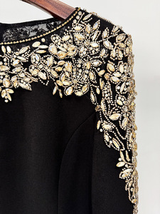 Disponibile Subito: Nuovissimo Abito Midi da Donna Tinta Unita, Maniche Lunghe e Scollo Rotondo, con Pregiata Lavorazione di Perline e Strass, Ideale per Ufficio e Casual - Product Image 6