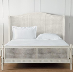 <span class=keywords><strong>Letto</strong></span> in Quercia Massiccia di Design <span class=keywords><strong>Francese</strong></span> con Testiera in Rattan Morbido Ecologico, Disponibile nelle Misure Full/Queen/King/California King - Product Image 1