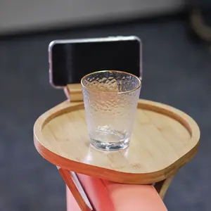 अंतरिक्ष की बचत डिजाइन सोफे ट्रे के लिए हाथ सोफे मेज खाने के लिए 360 डिग्री घूर्णन के साथ फोन धारक पेय नाश्ता रिमोट