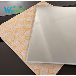 Matériaux écologiques, dalle de <span class=keywords><strong>plafond</strong></span> suspendue en PVC vinyle de 603 mm, imperméable, moderne, insonorisée, <span class=keywords><strong>isolation</strong></span> thermique - Product Image 3
