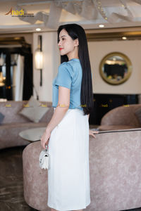 AVJ68 Falda moderna de moda para mujer alta moda por nieve Tela coreana buena retención de forma Elegante ropa de oficina - Product Image 4