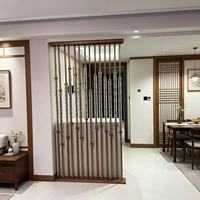 Cloison de séparation en verre ondulé imperméable sur mesure avec cadre métallique et panneau acrylique lumineux pour restaurant, zone VIP et entrée de villa