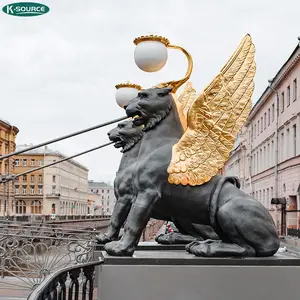 Dekorasi Lampu Bridgehead Luar Ruangan Singa Perunggu dengan Patung Sayap Patung Kuningan Singa