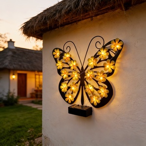 Nuova Lampada <span class=keywords><strong>Solare</strong></span> da Esterno <span class=keywords><strong>a</strong></span> <span class=keywords><strong>LED</strong></span> Nera in Metallo con Grado di Protezione IP65, <span class=keywords><strong>a</strong></span> Forma di Farfalla, <span class=keywords><strong>per</strong></span> Paesaggi e Cortili, Montaggio <span class=keywords><strong>a</strong></span> Parete - Product Image 3