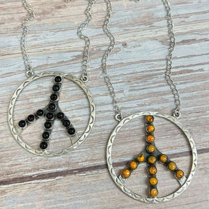 สร้อยคอเงินแท้ทำมือดีไซน์ใหม่ทันสมัยประดับพลอยแบล็คออนิกซ์รูปผึ้ง  MBR GEMS & JEWELRY สำหรับทุกเพศ เหมาะสำหรับวันครบรอบ สไตล์หรูหรา - Product Image 1