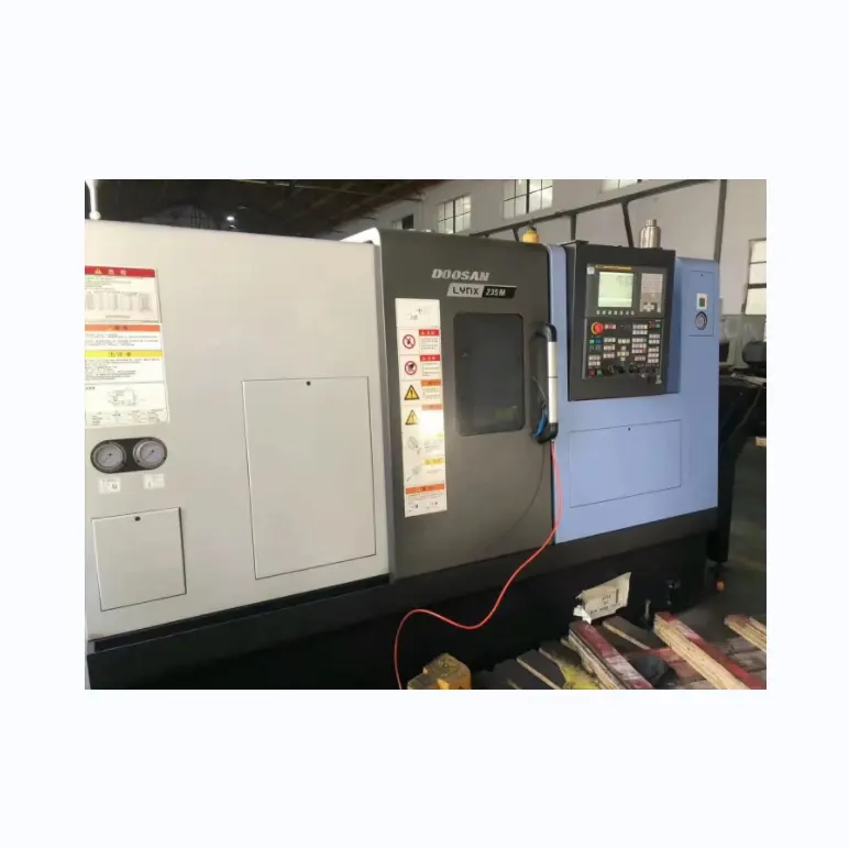 Machine de tour CNC Doosan d'occasion de haute qualité Centre de machine automatique prêt à expédier